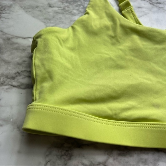 ❤️ Fabletics Lime Green Racerback Sports Bra - Picture 2 of 7